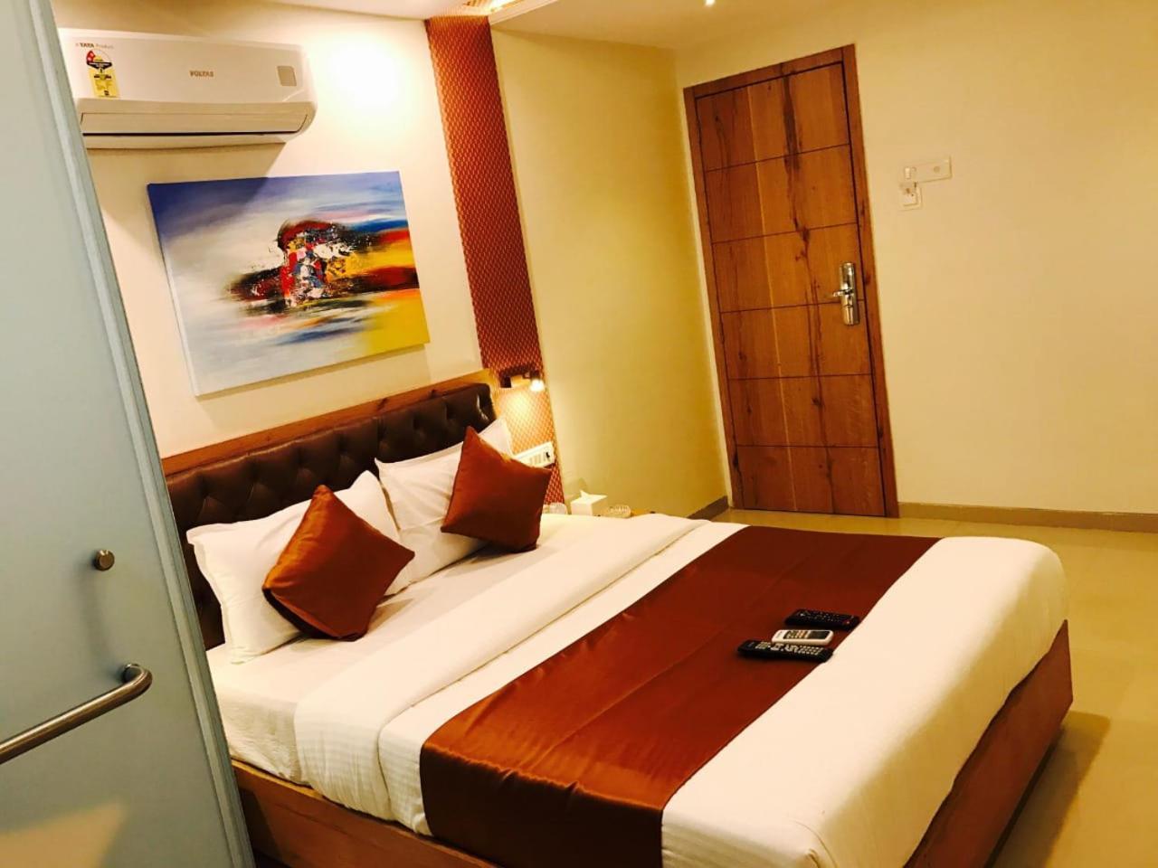 Grandeur By Avion Palace Near T2 International Airport Mumbai Exteriör bild