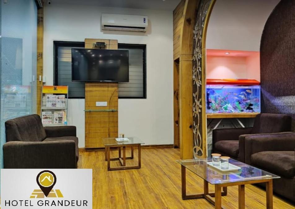 Grandeur By Avion Palace Near T2 International Airport Mumbai Exteriör bild